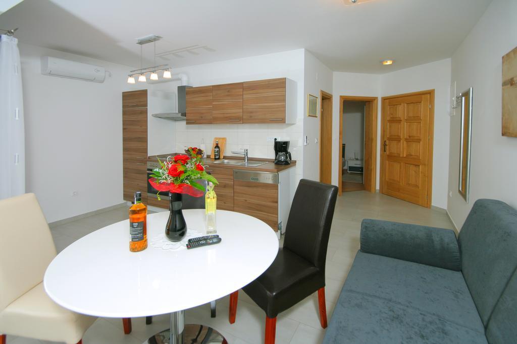 Apartmani Mane Trogir Ngoại thất bức ảnh